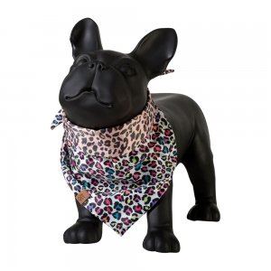 bandana para cachorro, gato, pet, animal print oncinha colorida em manequim de cachorro.
