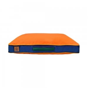 cama colorida laranja com azul para cachorro